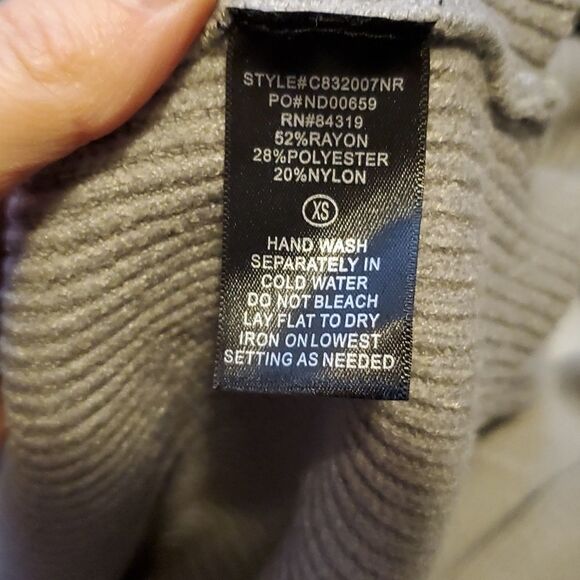 Devotion by Cyrus Ladies Ribbed Gray Knit Turtleneck -Size XS - Picture 6 of 6